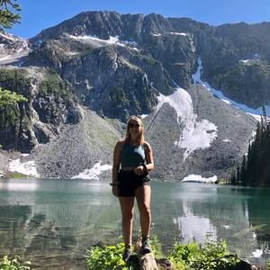 Meet your Posher, Olivia